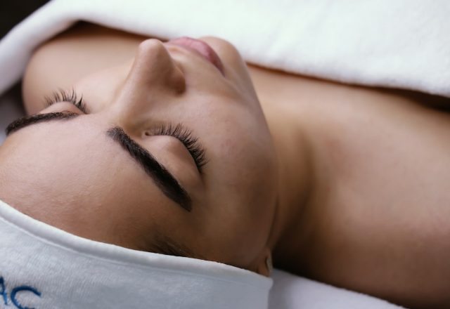 Göz Çevresi Anti-Aging – Ataşehir Botoks Dolgu